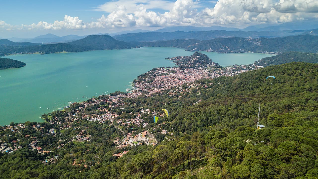 Fin de semana en Valle de Bravo, Estado de México: Naturaleza, tradición y vida cultural